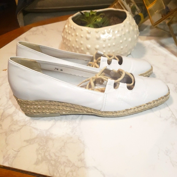 New Andre Assous lace up espadrilles  size 7.5N,  fits 7 - Picture 3 of 7